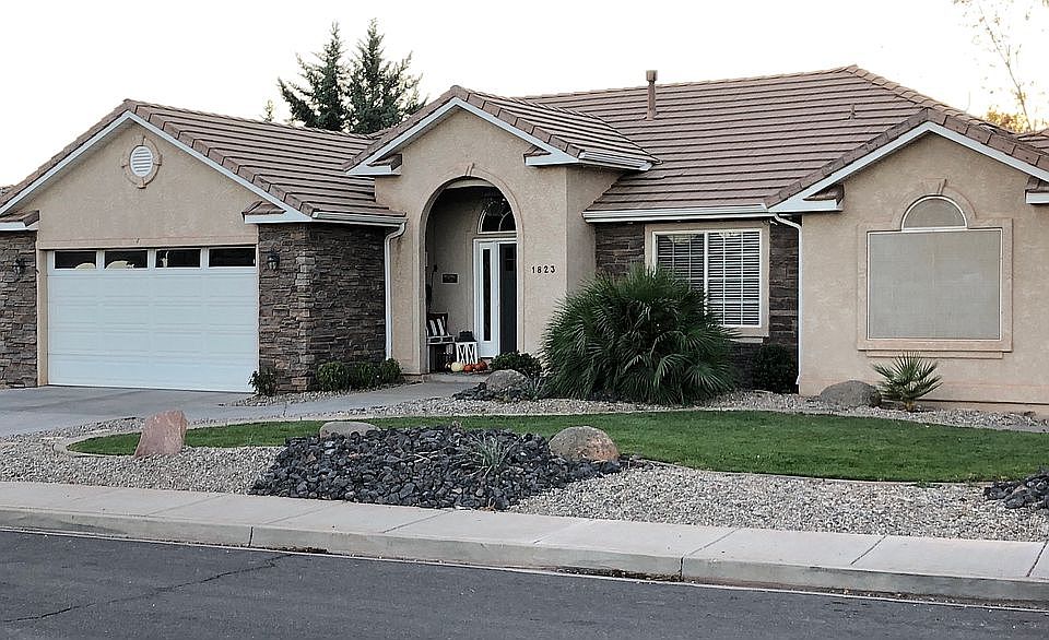 1st image of 1823 N Centennial Dr