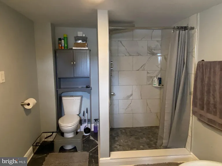 522 W King St — Photo 31