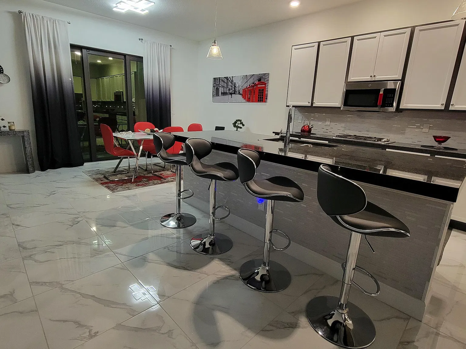 3 bed, 3.0 bath, 3066 sqft, $6,500 — Photo 3