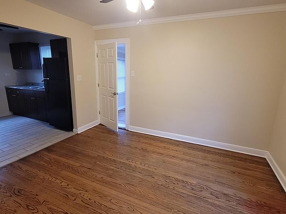 4th image of 14315 S Dearborn St