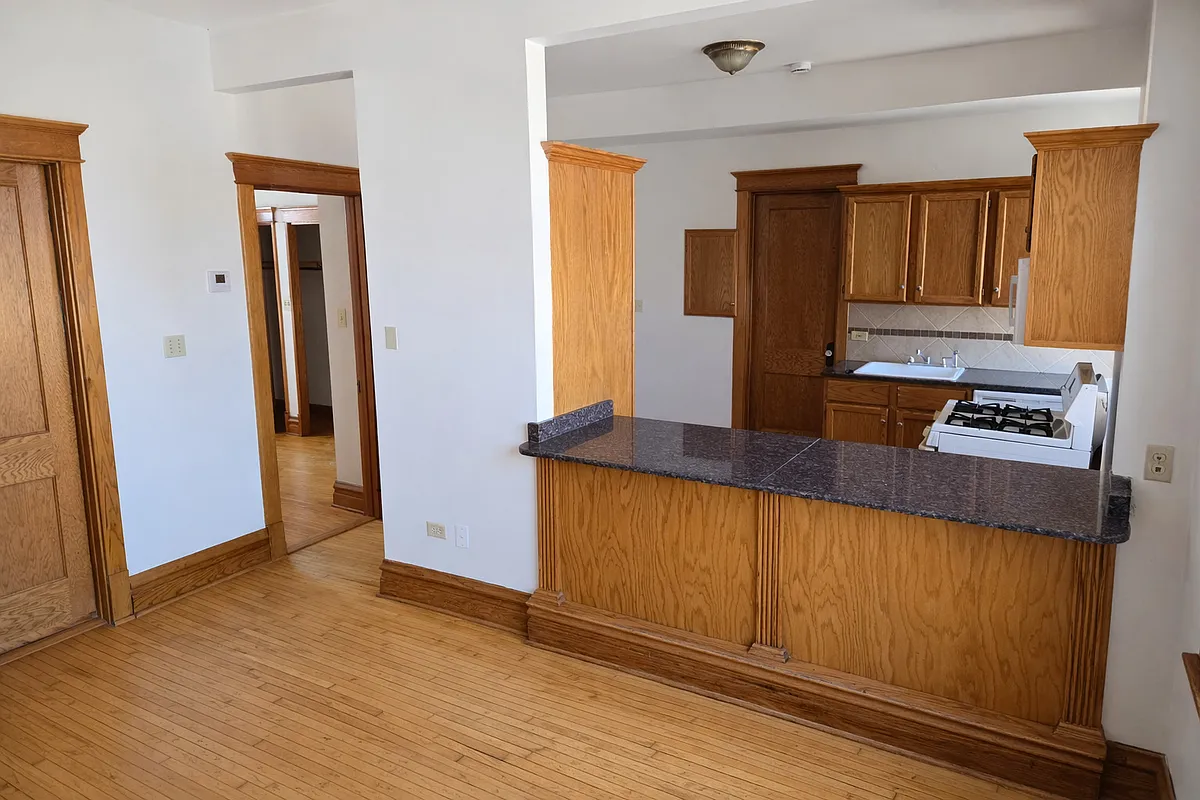 Building Photo - 1950 N Kimball Ave #2