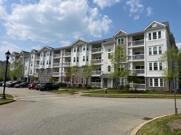 7 Augustus Ct Unit 4011, Reading, MA 01867