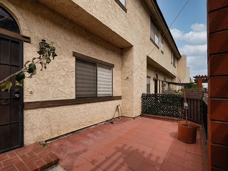 525 N Alhambra Ave #C — Photo 28