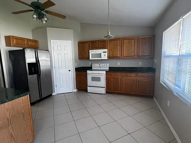 17 Eastgate Ln — Photo 9