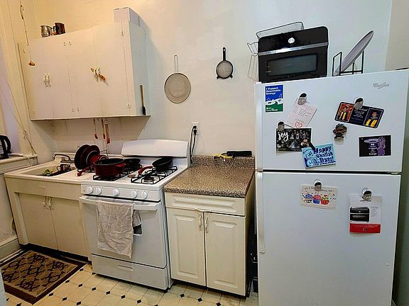 5th image of 421 W Grace St #100