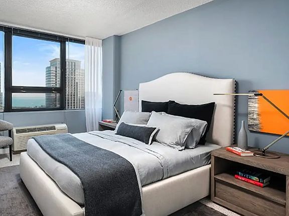 3rd image of 1212.1 S Michigan Ave #2