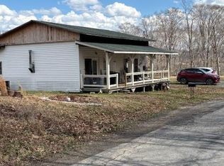 3805 Horseshoe Creek Rd, Victor, WV 25938