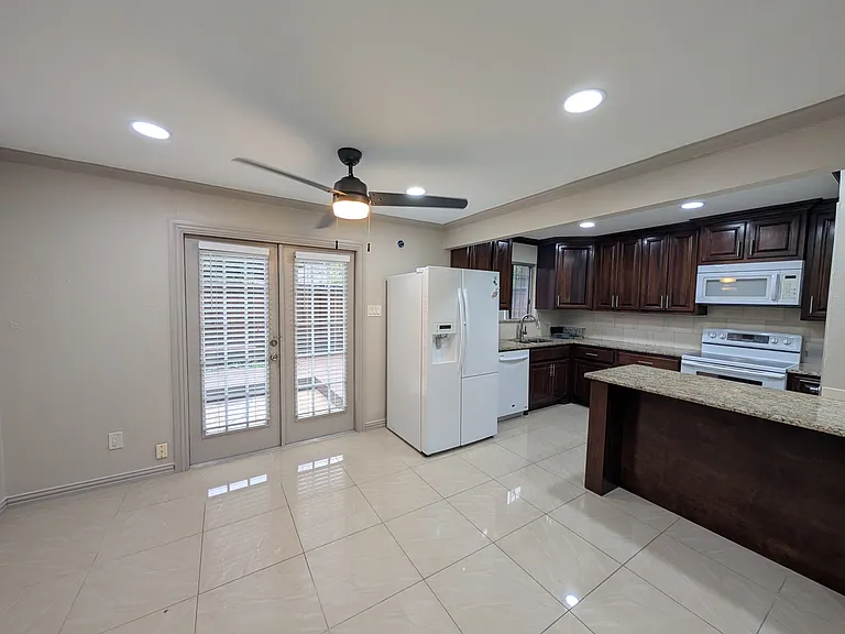 6646 E Lovers Ln #1105 — Photo 3