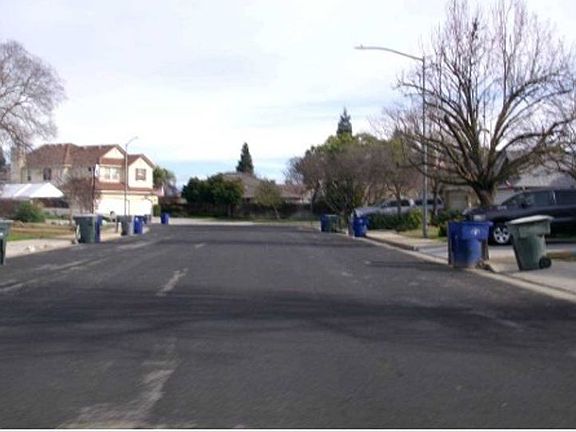Exterior Neighborhood (street photo)