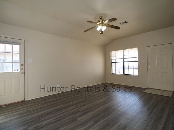 5th image of 5203 Daybreak Dr APT B