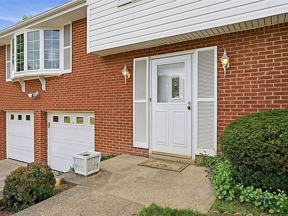 2nd image of 225 Princeton Dr