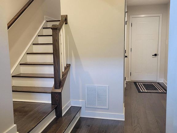 3rd image of 18109 Red Cedar Rd