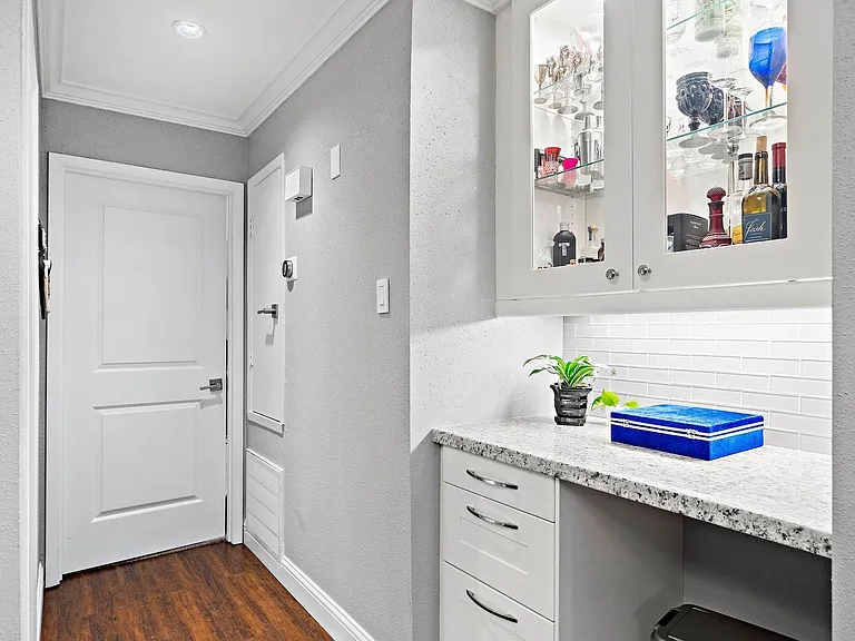 1818 Augusta Dr #6 — Photo 18