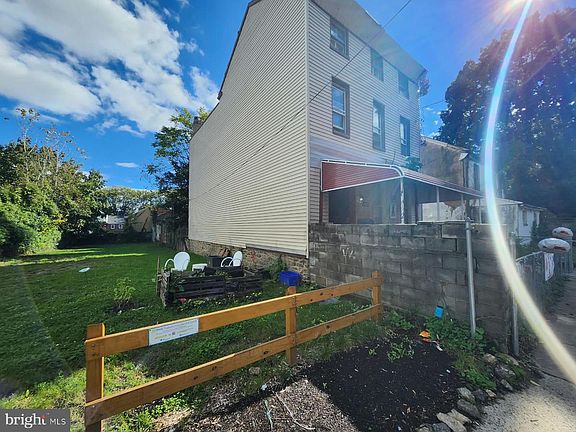 5th image of 214 E Haines St
