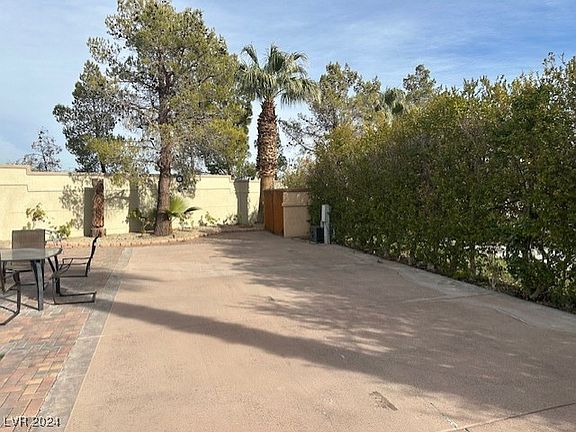 4th image of 8175 Arville St #10