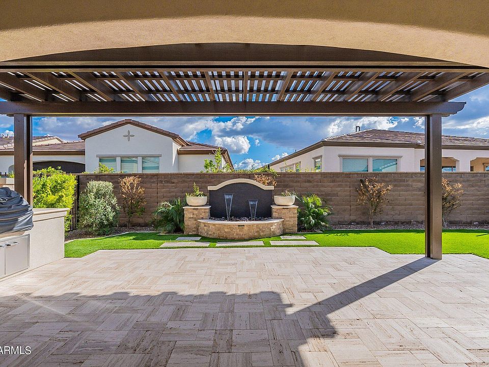 1st image of 231 E VETERANS Way