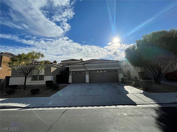 3rd image of 5325 Altadonna Ave