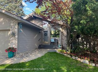 7980 Ashbrook Dr, Haslett, MI 48840