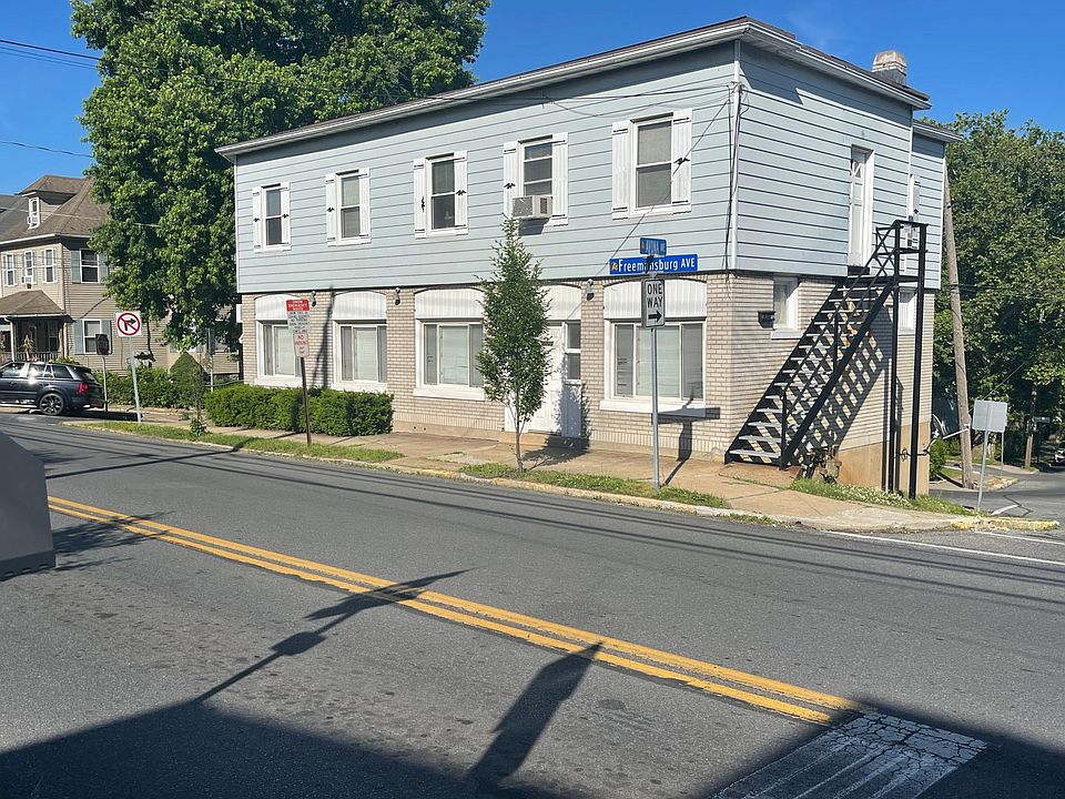 2nd image of 2300 Freemansburg Ave #1