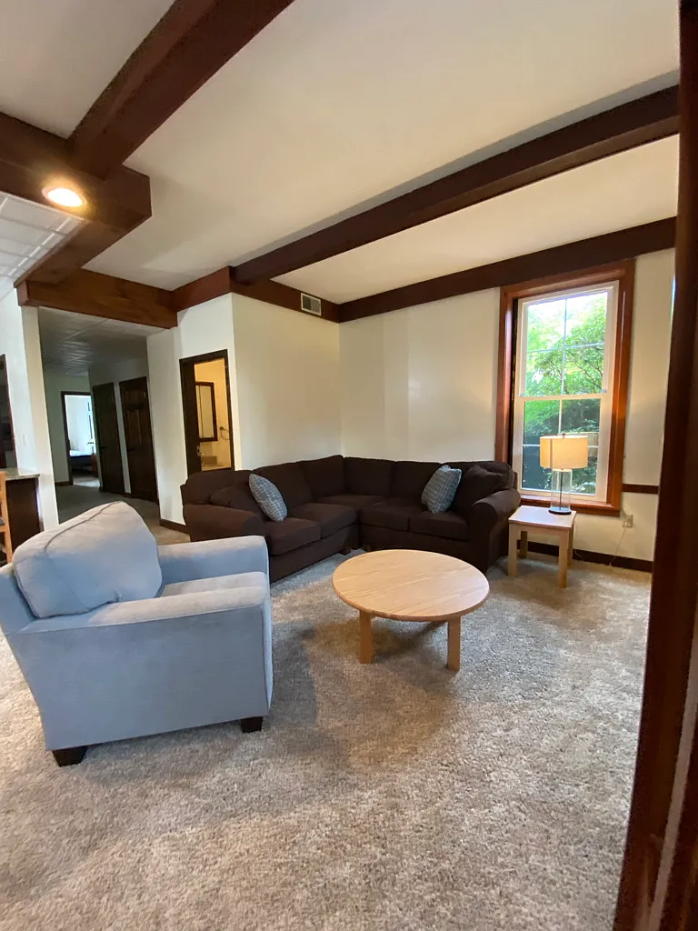 904 West 4th Street Apt. 1 - 1 — Photo 4