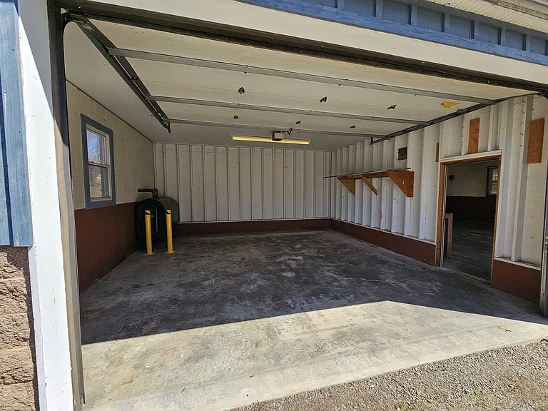 School House Ln — Photo 3