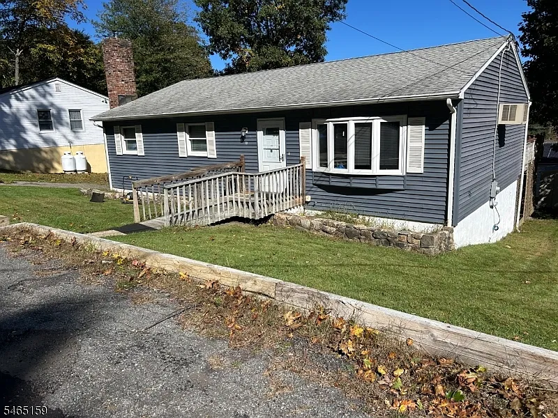3 bed, 3.0 bath, $3,000 — Photo 1