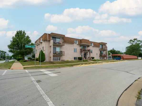 18224 Wentworth Ave APT 6, Lansing, IL 60438