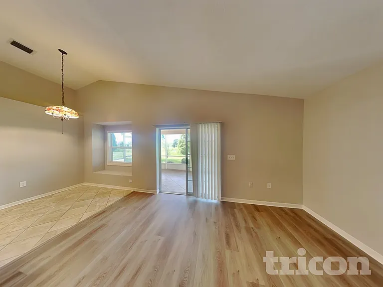 10417 Salisbury St — Photo 3