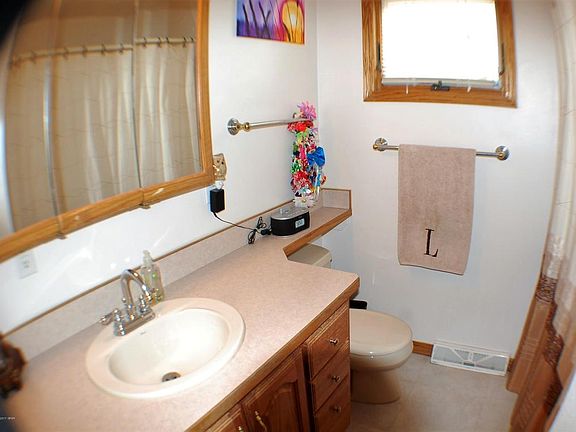 3rd image of 4704 Carol Dr