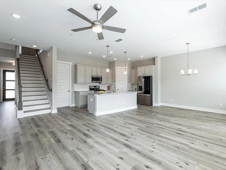 10981 Swang Link Dr — Photo 2