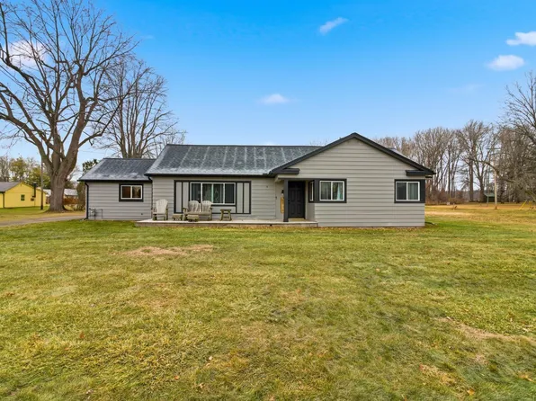 6936 Church Rd, Fair Haven, MI 48023