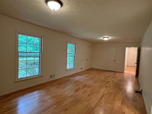 5th image of 375 Segrest Cir