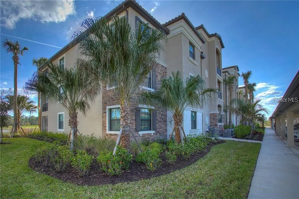 Building Photo - 16706 Vardon Ter #101
