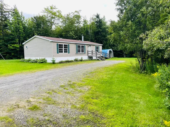 124 Goodhue Road, Sidney, ME 04330