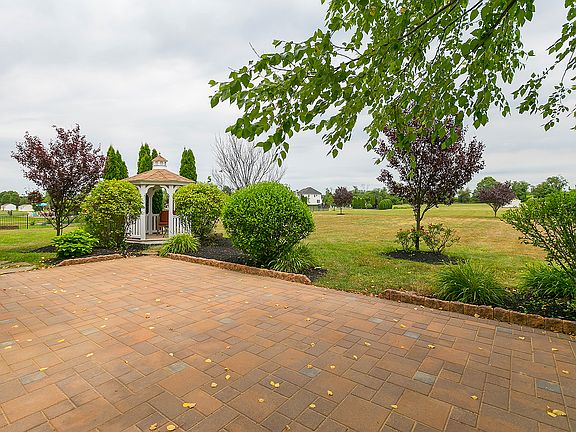 4th image of 616 Balis Dr