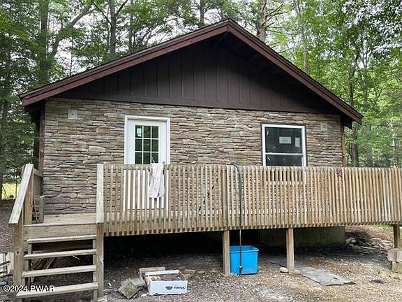 3rd image of 104 Lone Oak Dr