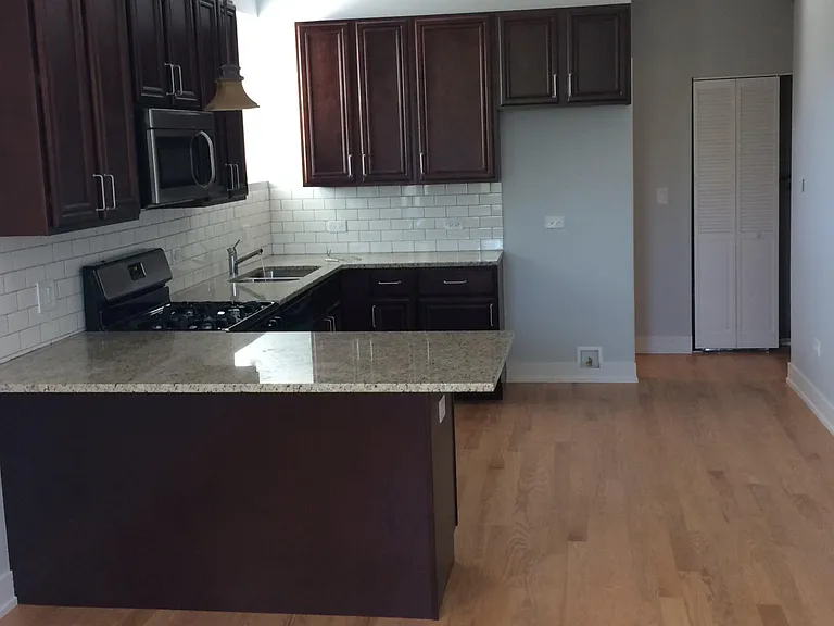 917 S Miller St #2R — Photo 1