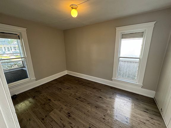 3rd image of 137 N Gorham St Unit 1
