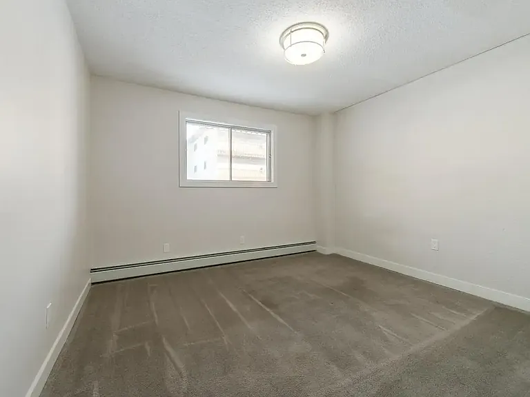 121 Clancy Dr — Photo 12