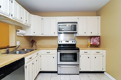 4th image of 1255 N Sterling Ave Unit 102