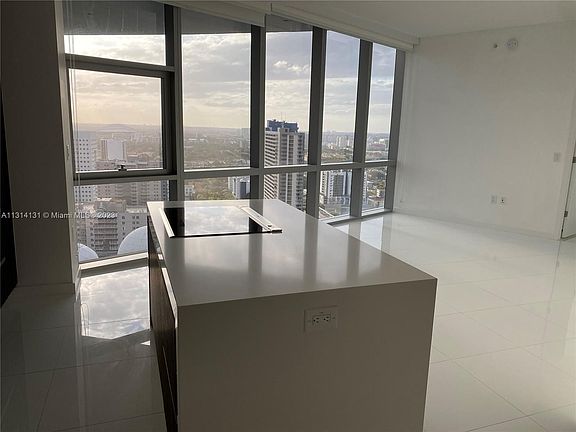 5th image of 851 NE 1st Ave Unit 2502