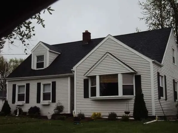 2657 Hawthorne Ave, Hamburg, NY 14075