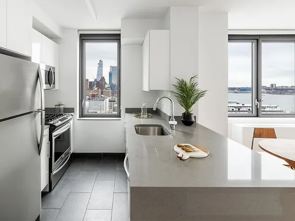 606 West 57th Street 923 image 2 of 23