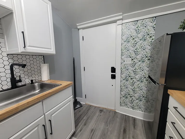 2818 N Capitol Ave #2 — Photo 14