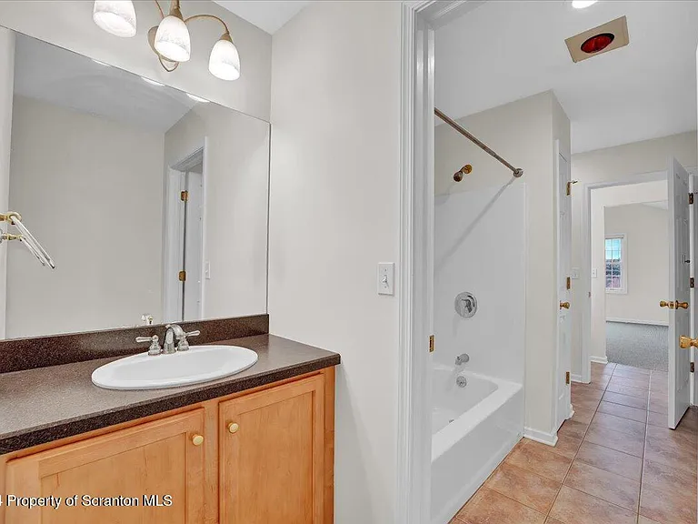1404 Verne Close — Photo 24