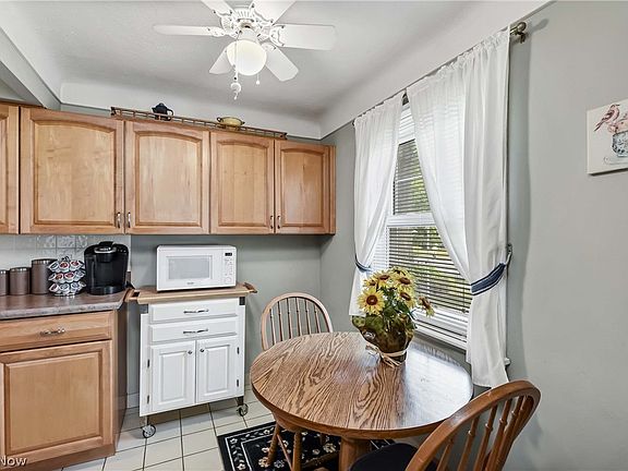 4th image of 14800 Grapeland Ave
