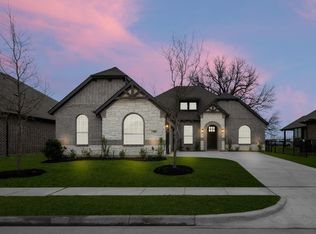 389 Paddle Boat Dr, Granbury, TX 76049