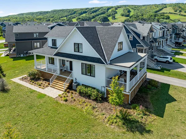 109 Sycamore St, The Blue Mountains, ON L9Y 4E2