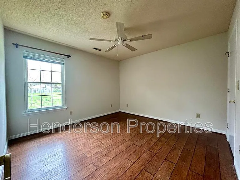 6718 Park Hickory Dr — Photo 12