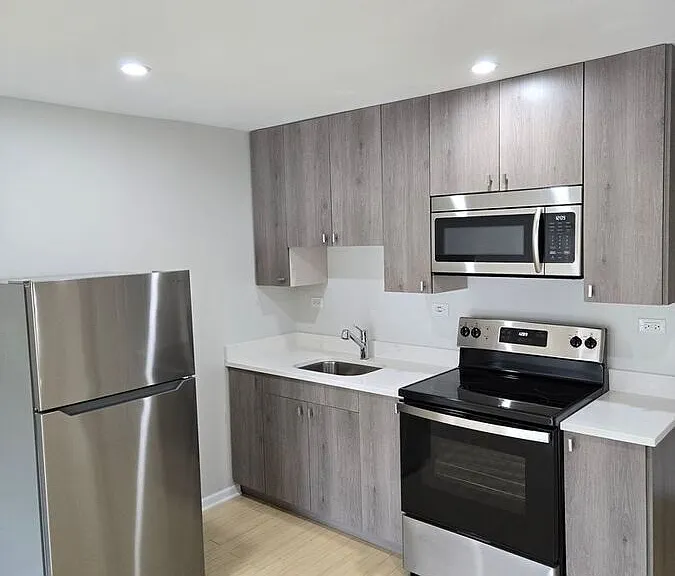 1917 W 103rd St #202 — Photo 1